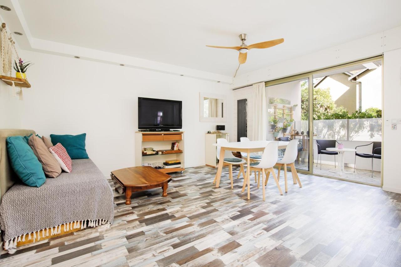 Grand Studio Neuf Face Port Et Plage, Parking Prive Golfe-Juan Exterior photo