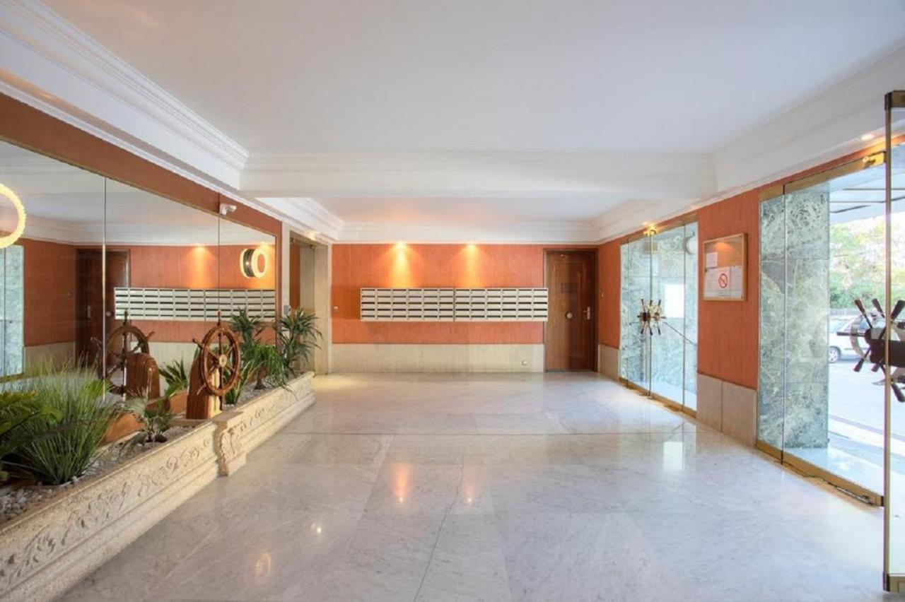 Grand Studio Neuf Face Port Et Plage, Parking Prive Golfe-Juan Exterior photo