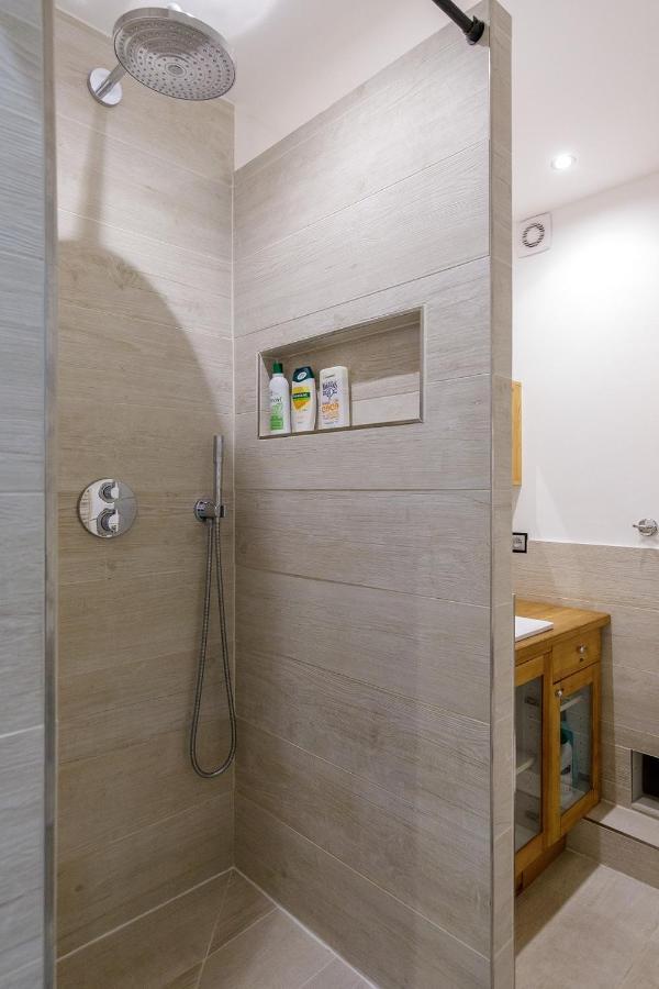 Grand Studio Neuf Face Port Et Plage, Parking Prive Golfe-Juan Exterior photo